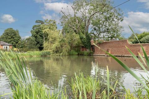 3 bedroom cottage for sale, The Green, Wingrave