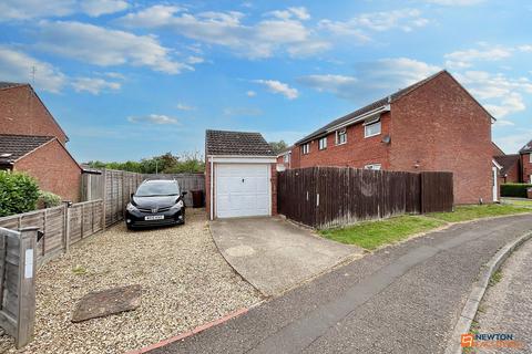 3 bedroom semi-detached house for sale, Hedgelands, Werrington, Peterborough, PE4