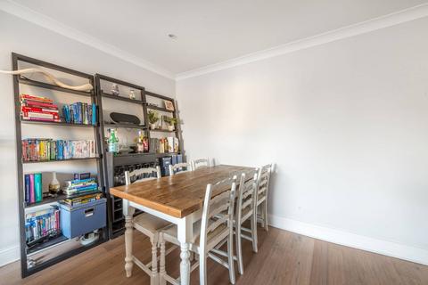 40e Queens Gardens, London, W2 3AA