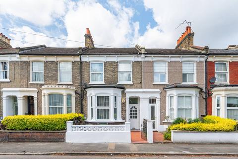 2 bedroom flat for sale, Nutcroft Road, Peckham, London, SE15