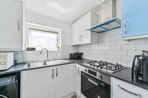 2 bedroom flat for sale, Nutcroft Road, Peckham, London, SE15