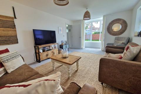 3 bedroom end of terrace house for sale, Oxford Street, Burnham-on-Sea, Somerset, TA8