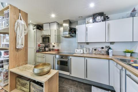 2 bedroom apartment to rent, Elektron Tower, Canary Wharf, London, E14