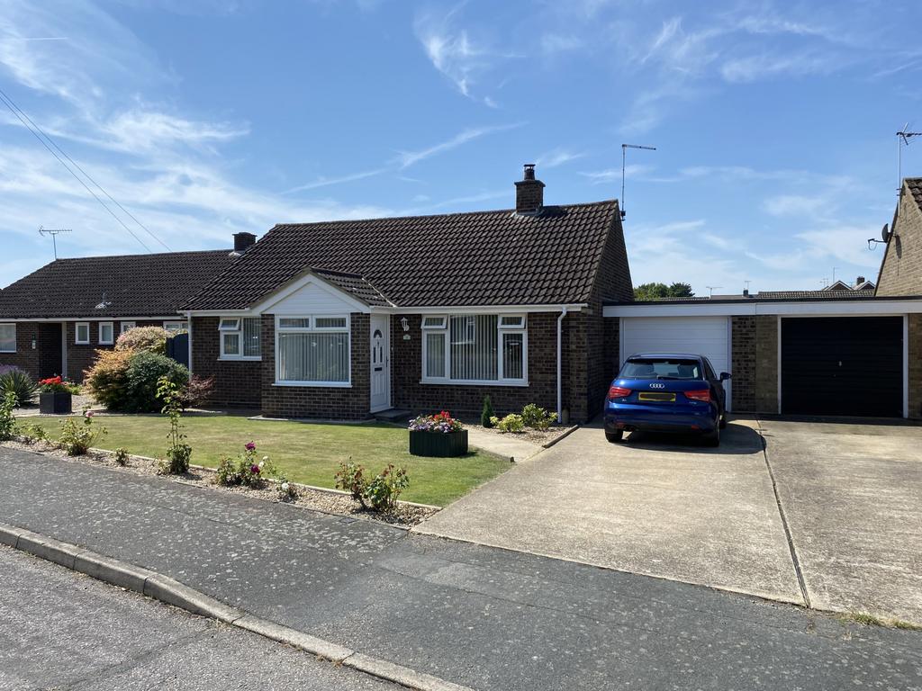 2 Bedroom link Detached Bungalow for Sale