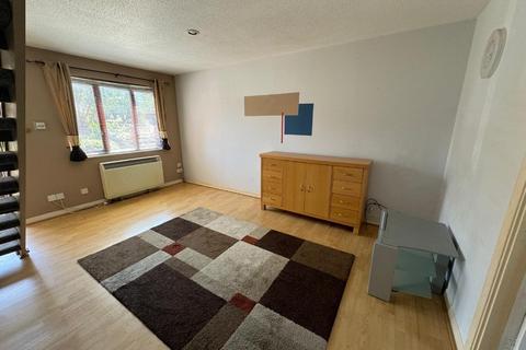 2 bedroom terraced house to rent, Macintyre Road, Prestwick KA9