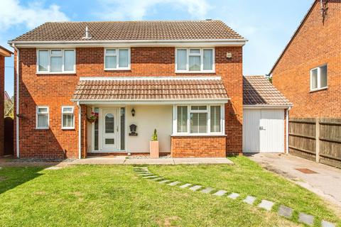 4 bedroom detached house for sale, Arnolds Way, Rochford, SS4