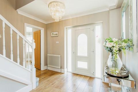10 Arnolds Way, Rochford, SS4 3HW