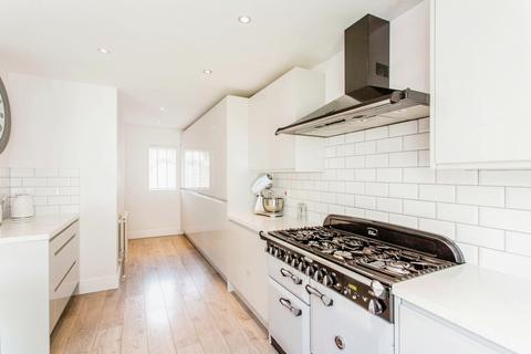 10 Arnolds Way, Rochford, SS4 3HW