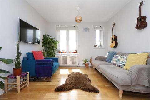 undefined, Highlands Close, London N4
