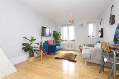 undefined, Highlands Close, London N4