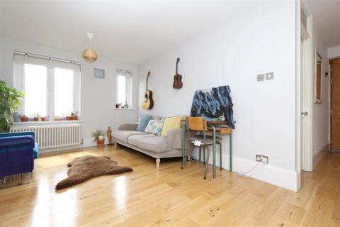 undefined, Highlands Close, London N4