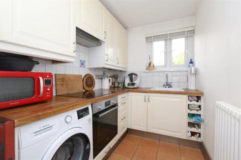 undefined, Highlands Close, London N4