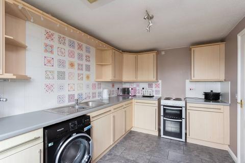 82 Bruce Gardens, Dunfermline, KY11 8HG