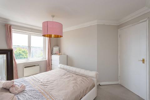 82 Bruce Gardens, Dunfermline, KY11 8HG