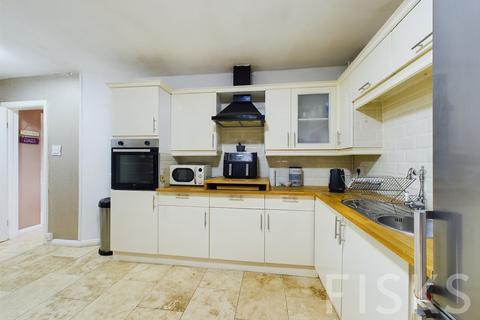 2 bedroom maisonette for sale, Amersham Avenue, Basildon, SS16