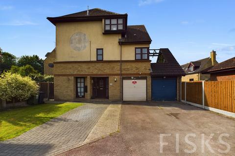 19 Amersham Avenue, Langdon Hills, Basildon, SS16 6SJ