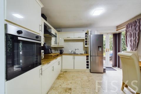 19 Amersham Avenue, Langdon Hills, Basildon, SS16 6SJ