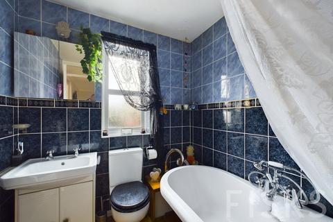 19 Amersham Avenue, Langdon Hills, Basildon, SS16 6SJ