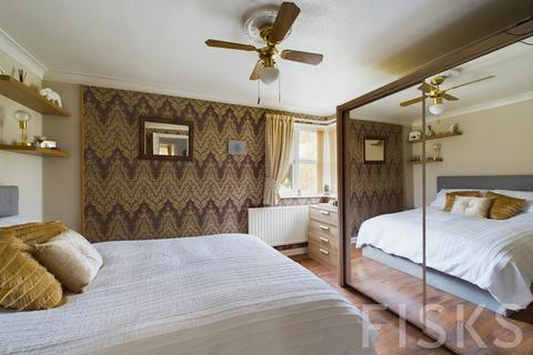 19 Amersham Avenue, Langdon Hills, Basildon, SS16 6SJ