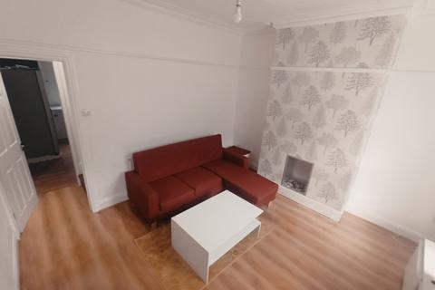 3 bedroom terraced house to rent, Leeds LS6