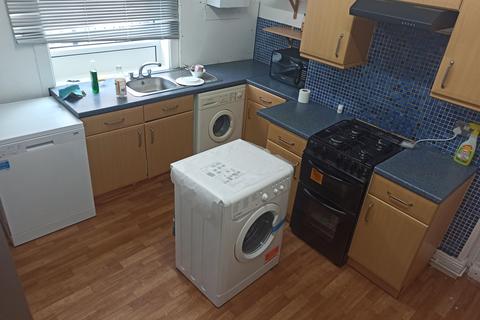 3 bedroom terraced house to rent, Leeds LS6