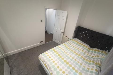 3 bedroom terraced house to rent, Leeds LS6