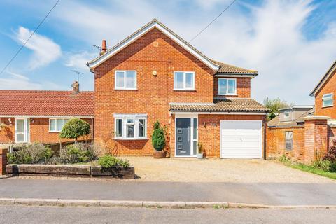 5 bedroom detached house for sale, Farrow Close, Swanton Morley