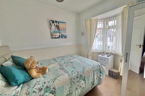 8 Cedar Road, Paignton, TQ3 2DD