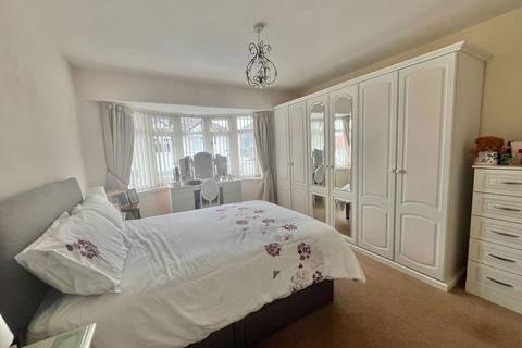 8 Cedar Road, Paignton, TQ3 2DD