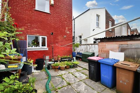 2 Guildford Road, Salford, M6 8PT
