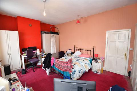 2 Guildford Road, Salford, M6 8PT