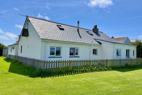 4 bedroom detached house for sale, Nr Porthcothan Bay, PL28