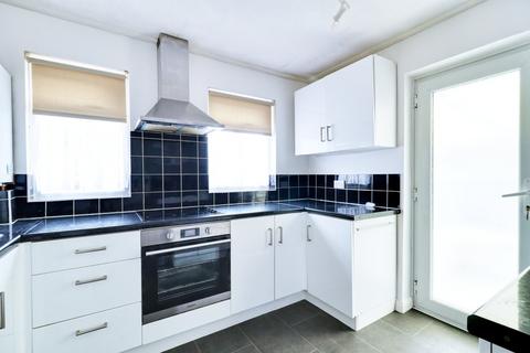 2 bedroom semi-detached bungalow for sale, South Hall Drive, Rainham RM13