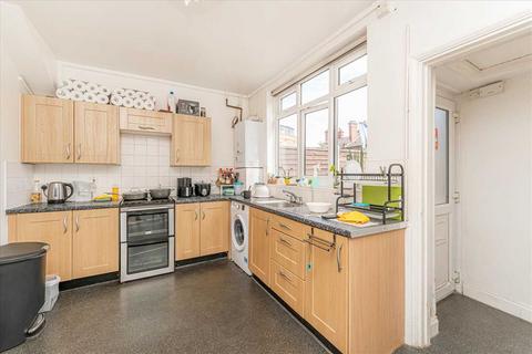 3 bedroom terraced house for sale, Woolwich Manor Way, Becton