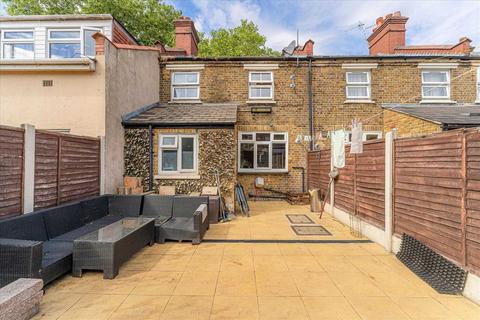 3 bedroom terraced house for sale, Woolwich Manor Way, Beckton