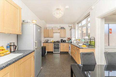 3 bedroom terraced house for sale, Woolwich Manor Way, Beckton