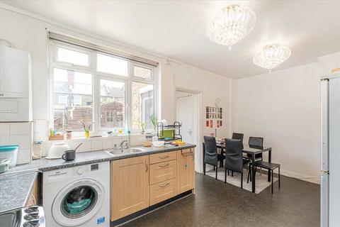 3 bedroom terraced house for sale, Woolwich Manor Way, Beckton