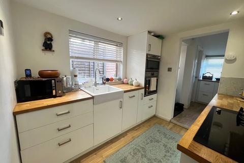 2 bedroom terraced house to rent, Church Road, Hampshire SO19