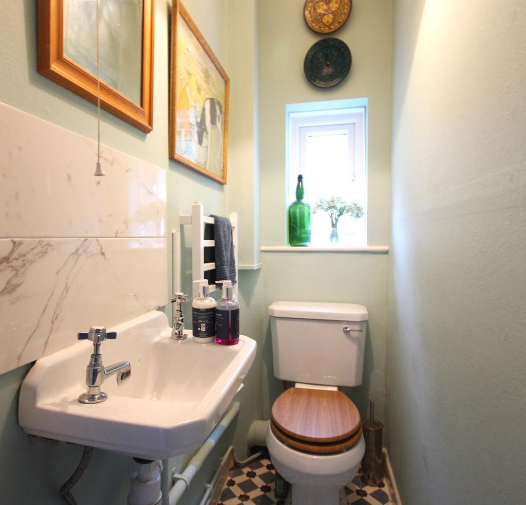 13) GF Cloakroom