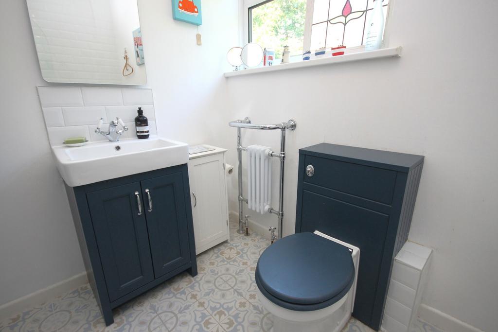 15) Bathroom