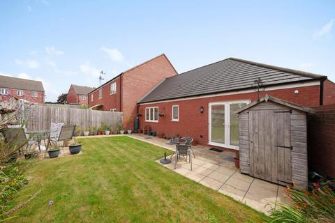 2 bedroom detached bungalow for sale, Bloxham,  Oxfordshire,  OX15