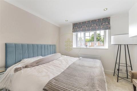 5 Craigmount, Radlett, WD7 7LW