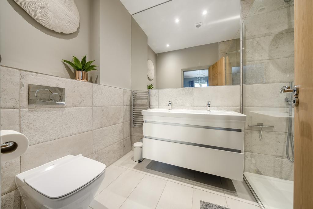 Bedroom 1 En Suite