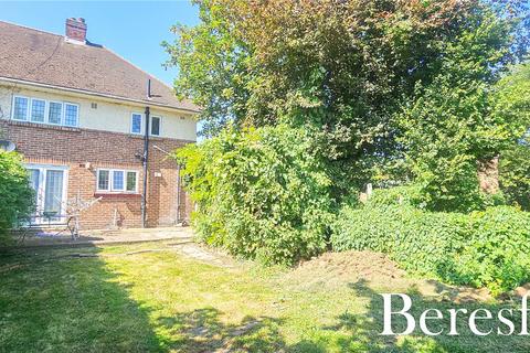 39 Byron Way, Romford, RM3 7PR