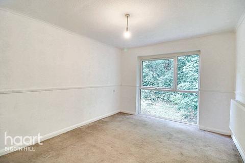 12 Lambert Close, Biggin Hill, Westerham, TN16 3DQ