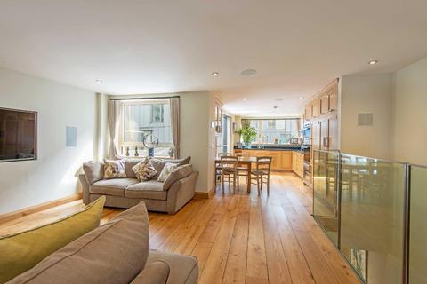 4 bedroom end of terrace house for sale, Brewery Square, EC1V