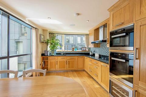 4 bedroom end of terrace house for sale, Brewery Square, EC1V