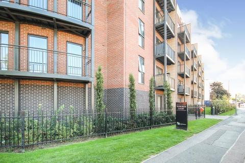 1 bedroom apartment for sale, Vanburgh Court, Close To Slough Station