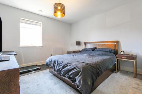 1 bedroom apartment for sale, Vanburgh Court, Close To Slough Station