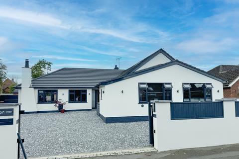 3 bedroom detached bungalow for sale, Thame, Oxfordshire